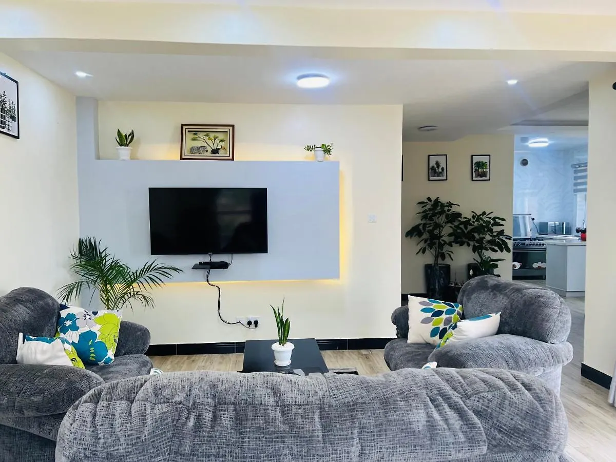 Beautiful Villa With Stunning Serena Golf Course & Lake Views In Mirembe Villas Kigo カンパラ