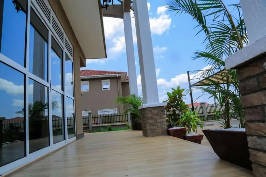 Beautiful Villa With Stunning Serena Golf Course & Lake Views In Mirembe Villas Kigo Kampala
