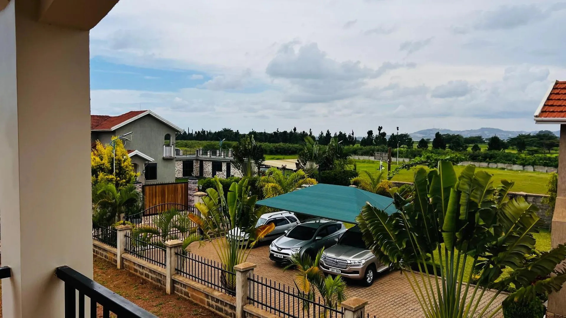 Beautiful Villa With Stunning Serena Golf Course & Lake Views In Mirembe Villas Kigo Kampala